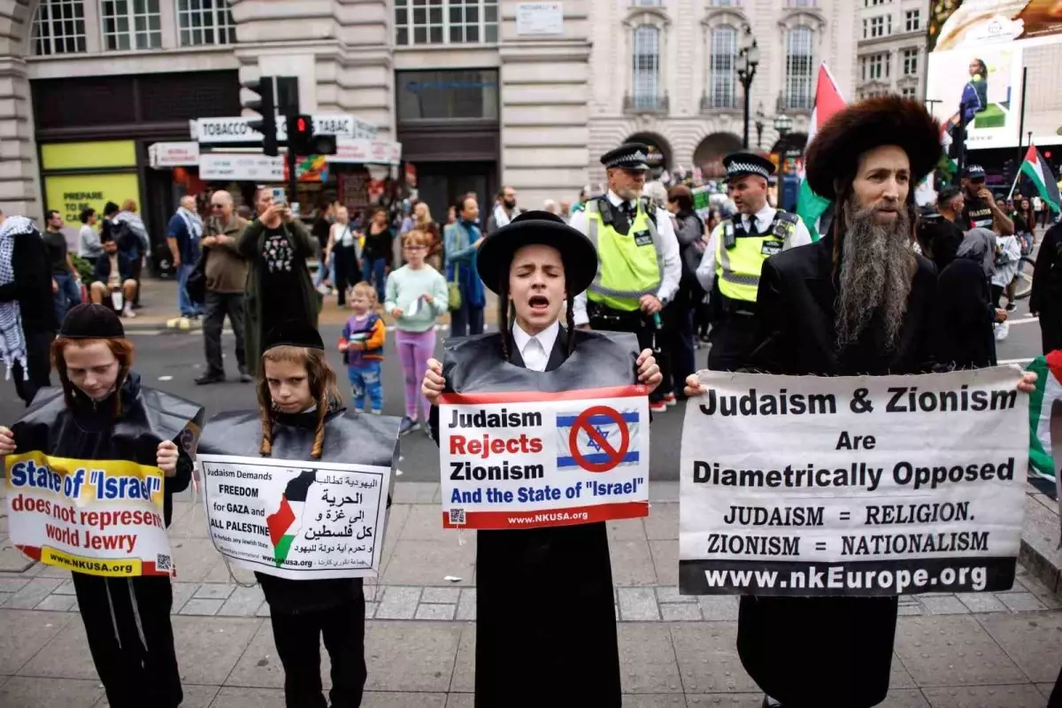 Londra’da Filistin İçin Büyük Yürüyüş