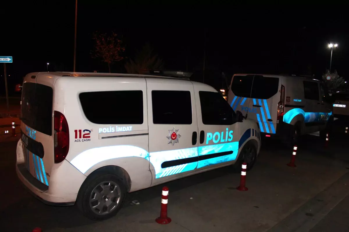 Aksaray’da Bıçaklı Kavga: Genç Ağır Yaralandı