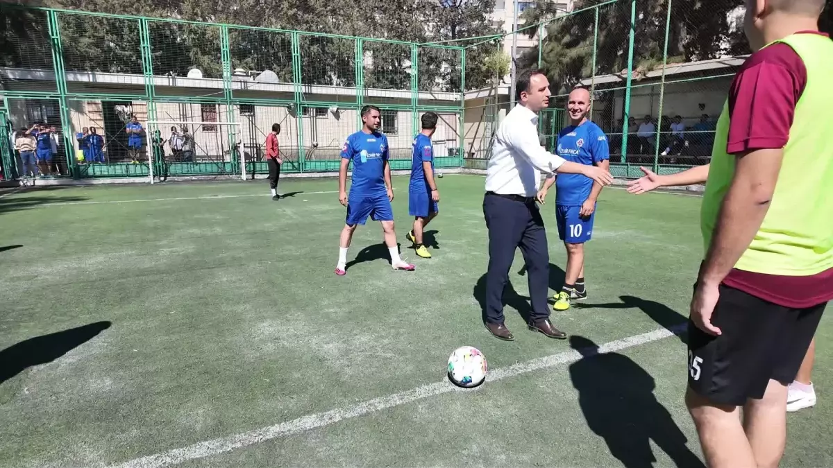 Bornova Belediyesi’nde Birimler Arası Futbol Turnuvası Başladı