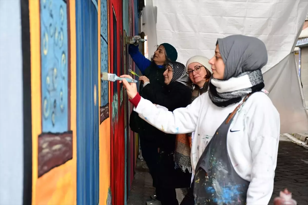 Terme’de Duvarlar Sanatla Güzelleşiyor