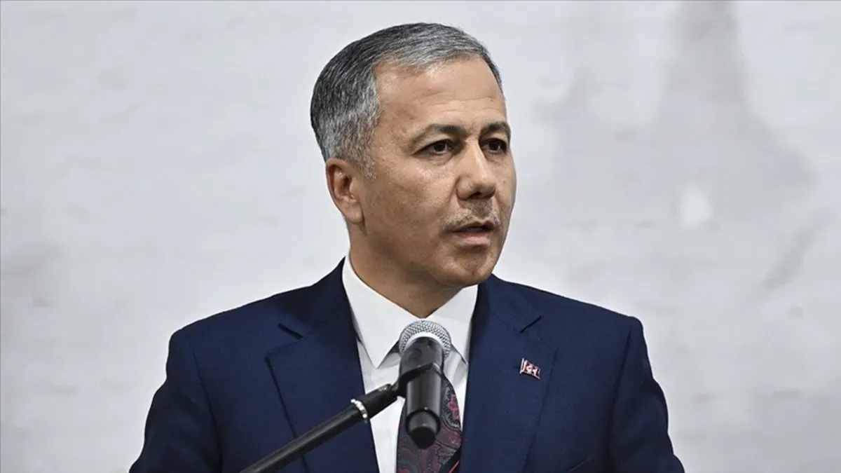 Bakan Yerlikaya, polis memurlarının bayramını tebrik etti